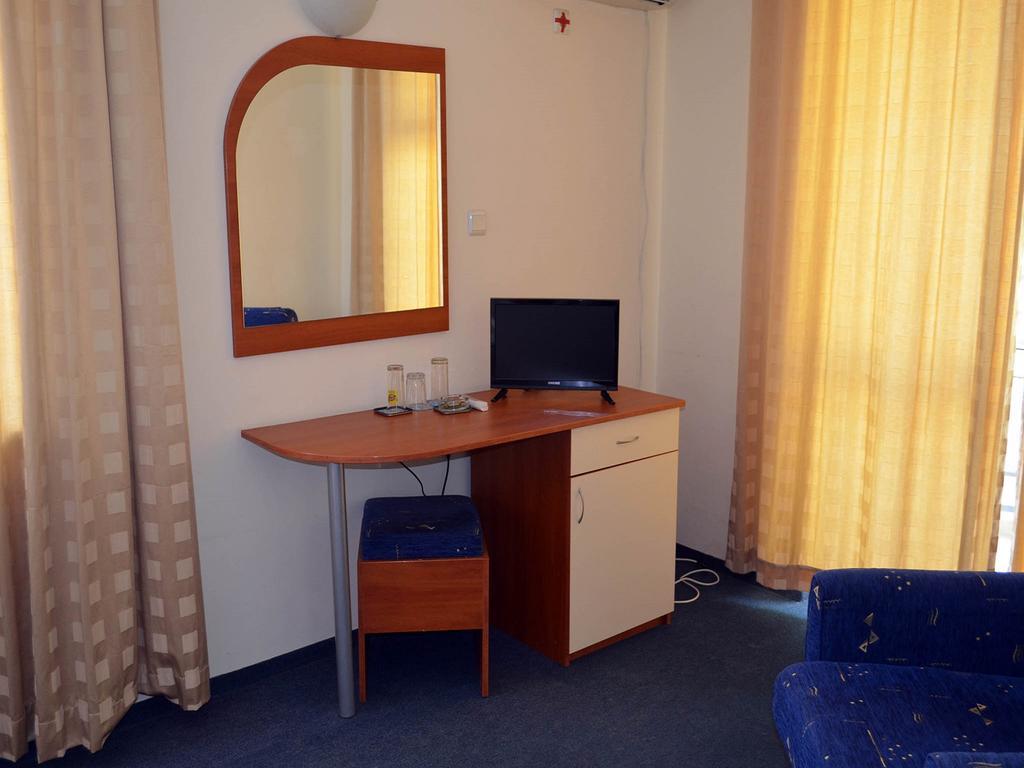 Family Hotel Diana Pomorie Exterior photo